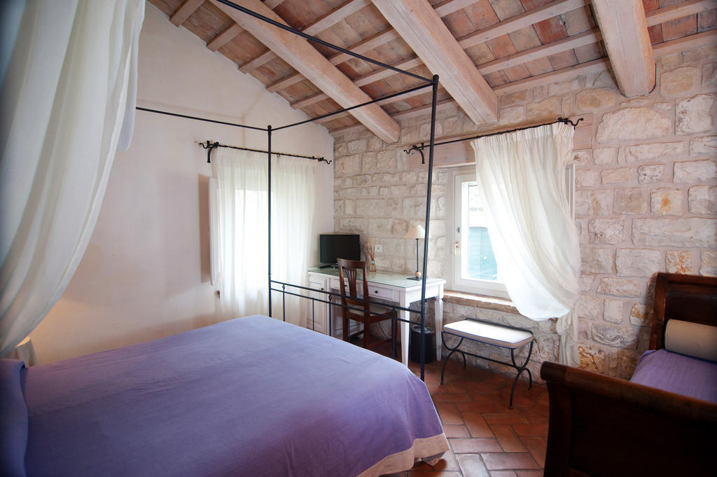 Valcastagno Relais & Residence Sirolo Habitación foto